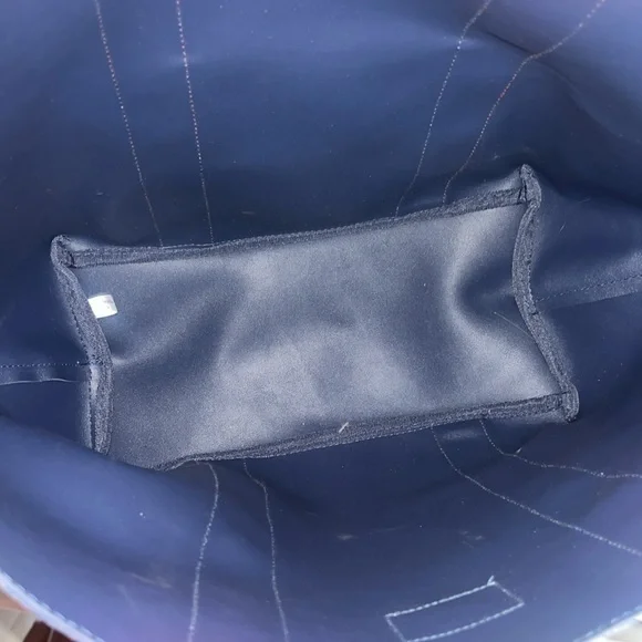 Brighton Love Tote with Hearts - Picture 2 of 4